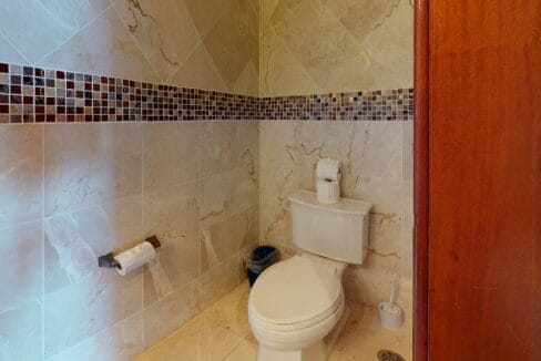 Grand-Caribe-Ocean-Front-Deluxe-BVS22-Bathroom2