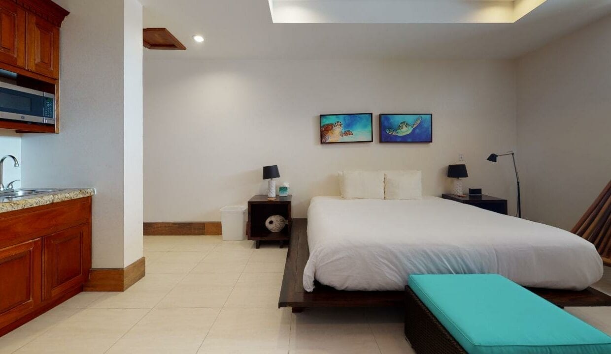 Grand-Caribe-Ocean-Front-Deluxe-BVS22-Bedroom1