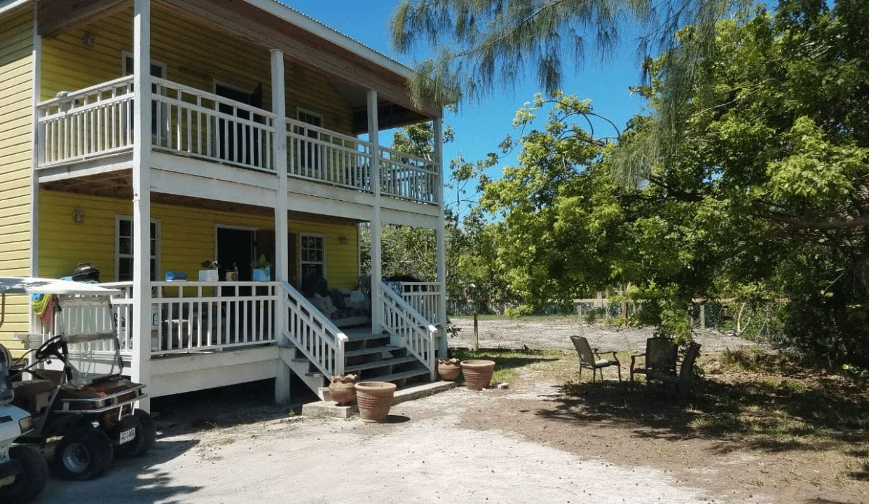 yellow-lake-house