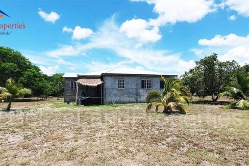 Back-of-Home-in-Progresso-Lagoon