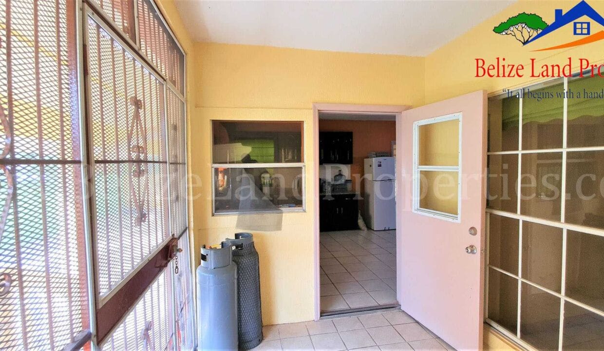 Enclosed-Back-porch-home-in-belize-city-for-sale