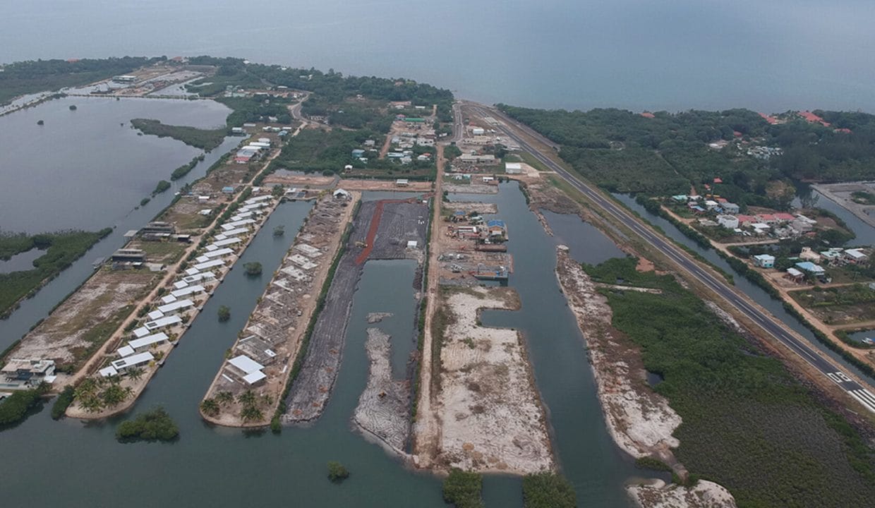 2canal-lot-near-airstrip-belize-1740x960-c-center