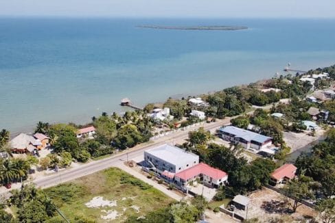 3-unique-investment-opportunity-placencia-1740x960-c-center