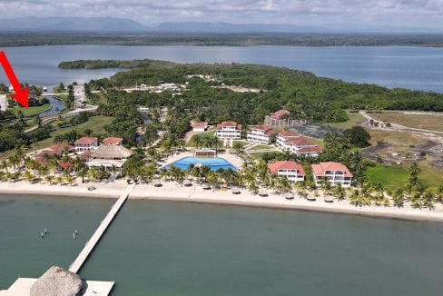 4-spacious-lot-in-the-heart-of-placencia