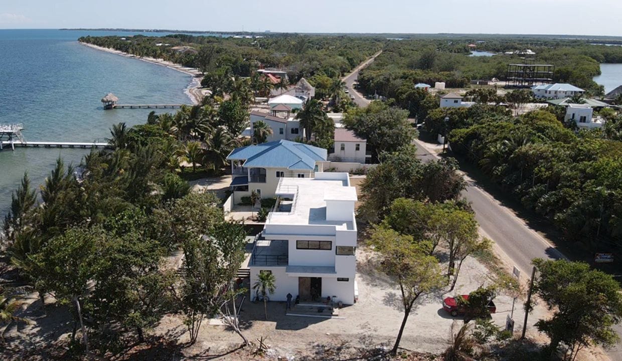 8-beachfront-4-bedroom-house-for-sale-1740x960-c-center