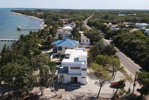 8-beachfront-4-bedroom-house-for-sale-1740x960-c-center