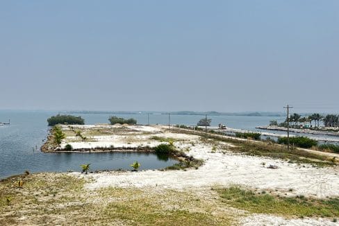 9canal-lot-near-airstrip-belize