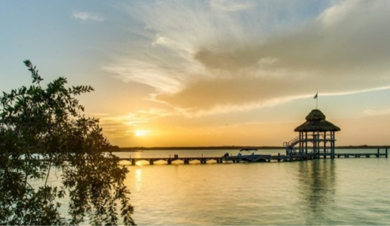 B617-Corozal-Bay-and-Pier-1740x960-c-center