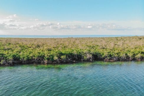 Hicks20Caye20Channel20Seafront20Belize20002